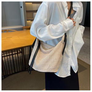 Bolso de hombro informal en forma de U para mujer, vacaciones de verano, bolso de viaje bohemio, bandolera, decoración bordada, tipo de cierre abierto - Product Image 4