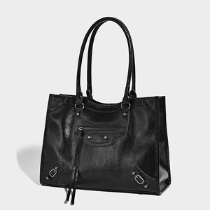 <span class=keywords><strong>Bolso</strong></span> Tote de Cuero PU con Tema de Motocicleta Oscura, Cierre Magnético, Gran Capacidad, Forro de Poliéster, para Compras y Viajes - Product Image 1