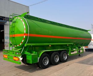 Nuevos Camiones Cisterna de Combustible Diésel Dongfeng 8x4 y Vehículos de Transporte de Líquidos de 55m 60m 80m - Product Image 3