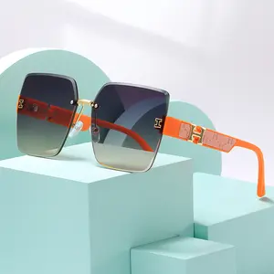 Giá rẻ bán buôn giá gafas de Sol proveedores phụ nữ sang trọng thiết kế lấy cảm hứng từ quá khổ vuông Shades Sunglasses 2023