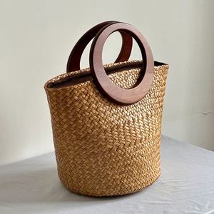 Sac de plage en paille pour femmes, sac à main de voyage avec poignée ronde en bois - Product Image 4
