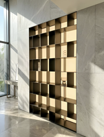 Vitrine d'exposition multi-grilles en acier inoxydable sur mesure avec éclairage LED, présentoir métallique pour hôtel, magasin, rangement, étagère de présentation personnalisée