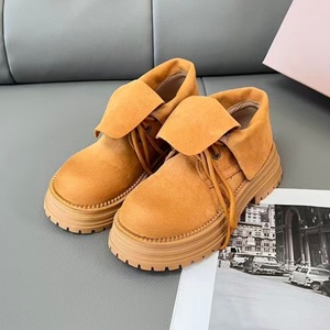 Botas cortas plegables para mujer, de cuero mate, con suela gruesa, estilo Martin, de doble uso, que aumentan la altura, clásicas. - Product Image 2