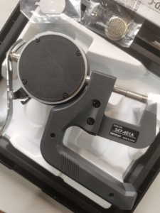Calibre Mitutoyo 547-401A authentique, résistant aux liquides de refroidissement IP67, avec certificat - Product Image 1