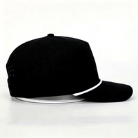 Casquette Snapback à 6 panneaux perforée à visière plate avec logo en caoutchouc personnalisé, en polyester, réglable, pour le sport et l'extérieur au quotidien