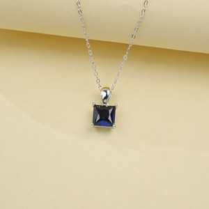 จี้สร้อยคอเงินแท้ 925 ประดับไพลินสังเคราะห์ทรงปรินเซสคัทแบบเม็ดเดี่ยว - Product Image 3