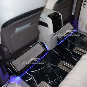 Améliorez l'intérieur des véhicules utilitaires avec des pédales électriques dédiées de luxe et une modification des sièges à deux rangées améliorant le confort et le style - Product Image 2