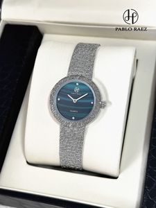 Women's wristwatch with simple and exclusive mother-of-pearl <b>face</b> and mesh strap, water-resistant - Product Image 5