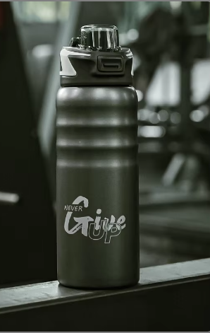 สีเทาเข้ม