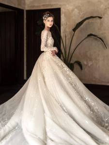 Abito da <span class=keywords><strong>Sposa</strong></span> Stile Reale Francese a Maniche Lunghe con Scollo Illusion, in Tulle Pesante con Paillettes e Glitter, Modello a Trapezio - Product Image 5