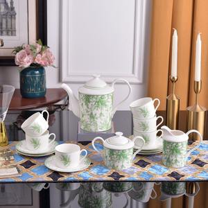 Nuevo Juego de Té de Porcelana China con Diseño de Lirio del Valle Verde, 15 Piezas - Product Image 1