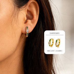 Aros chapados en oro de 14k con circonita y piedras verdes para fiestas - Product Image 1