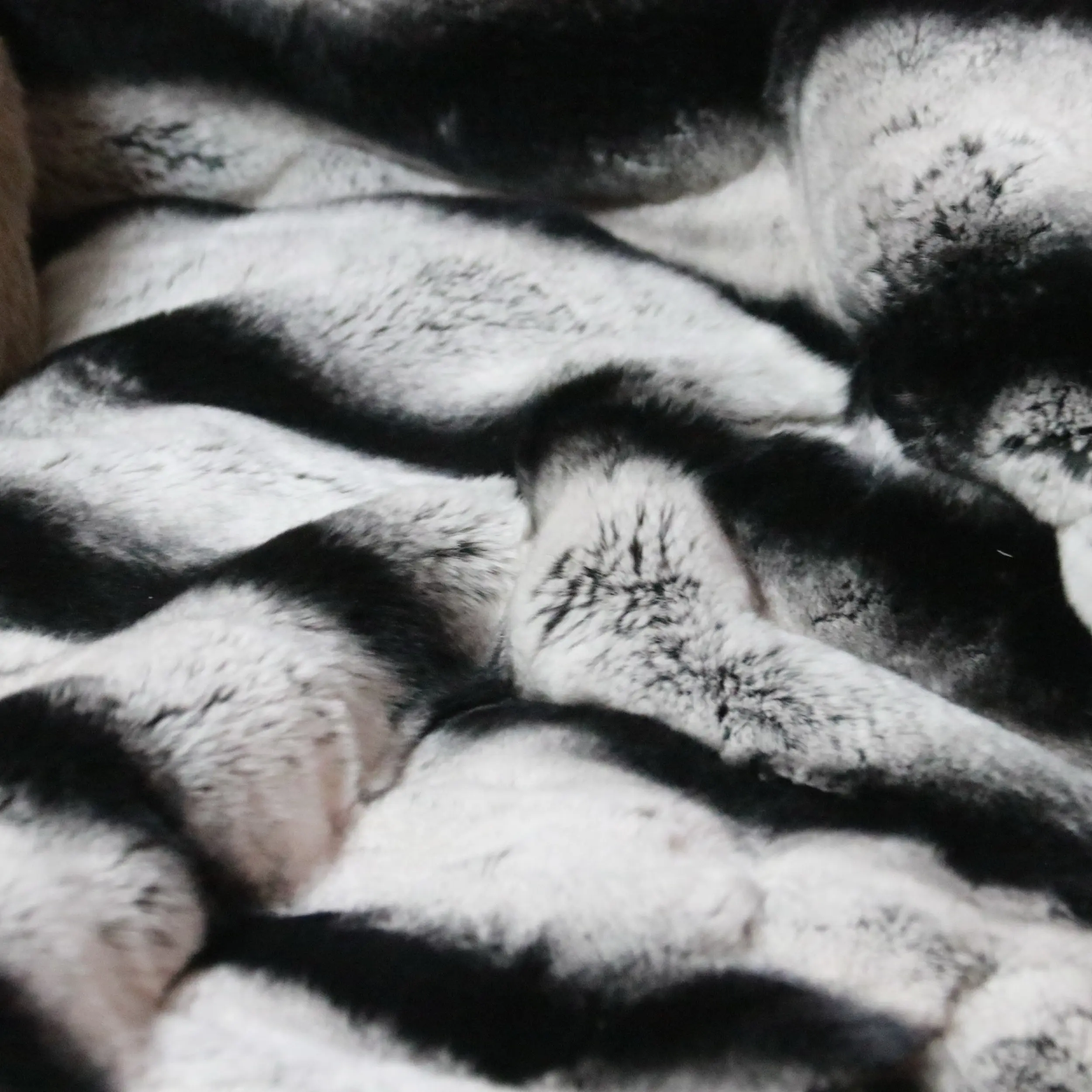 Luxury Super Soft Fluffy Throw for Sofa Bed Fuzzy Plush Shaggy Fall Throw Real Rex Fur Winter Blanket For Home Hotel