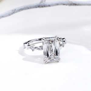 Bague de fiançailles Messi Jewelry MSR-2112 en diamant de laboratoire taille émeraude 18 carats - Product Image 6