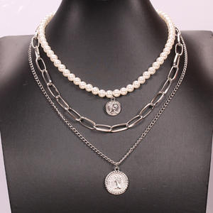 Collar de moda en capas con imitación de perlas y cadena dorada con colgante de retrato, cadena de suéter de varias capas, joyería para mujer - Product Image 3