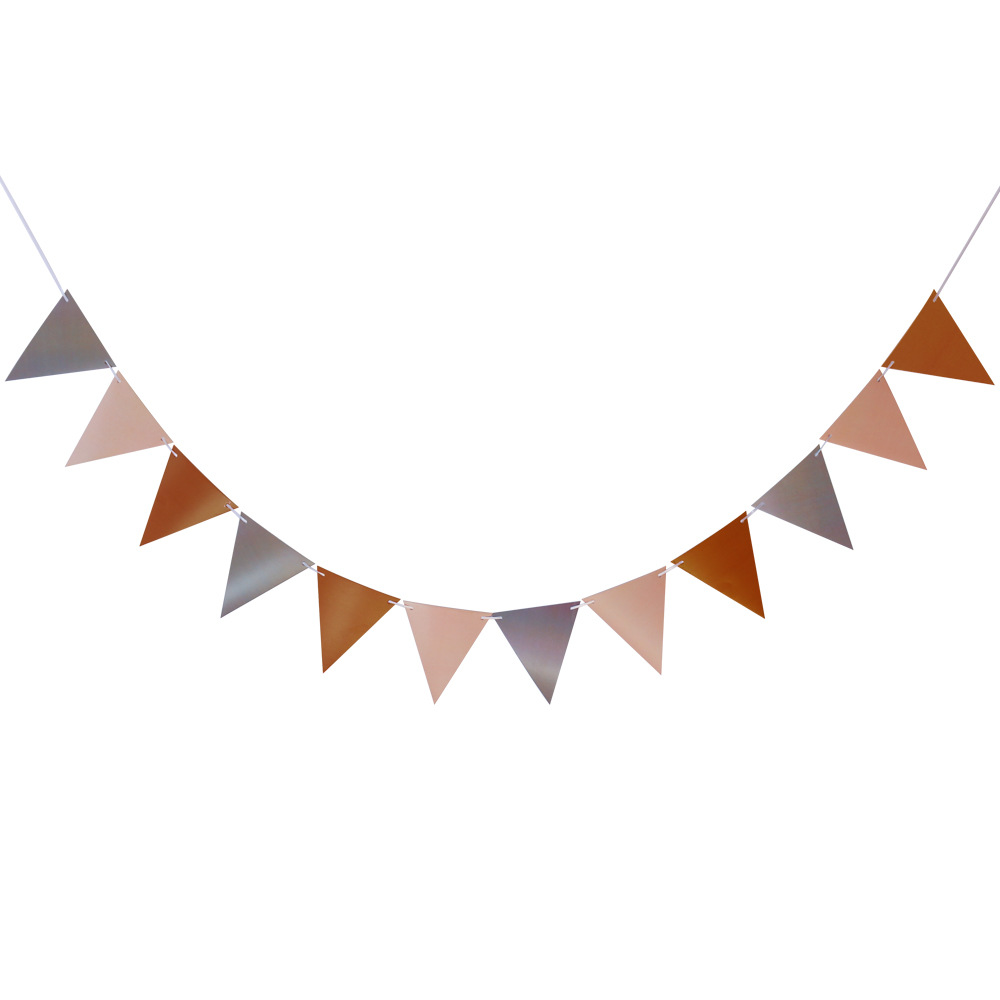 Drapeau triangulaire gris-brun