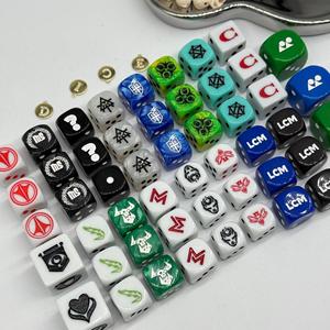 Dadi Personalizzati <span class=keywords><strong>in</strong></span> Resina Acrilica di Alta Qualità con Angoli Arrotondati, Logo su Un Lato, Colore Base Personalizzabile, Marca Deskjoy, Prodotto a Foshan Xiya, Guangdong - Product Image 2