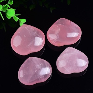 Cuarzo Rosa Natural de Alta Calidad Pulido a Mano en Forma de Corazón para Decoración del Hogar y Coleccionismo al por Mayor - Product Image 4