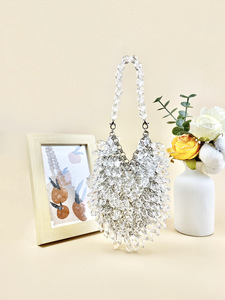Sac à main en forme de goutte d'eau, petit sac fourre-tout perlé fait main, sac seau en acrylique tricoté avec perles de cristal ajourées pour banquet - Product Image 5