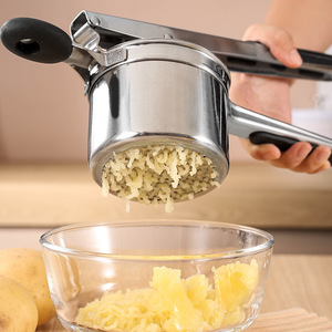 Prensa de Patatas Resistente de Acero Inoxidable con 3 Discos Reemplazables, Agarre de Silicona Spaetzle 01BB022A - Product Image 2
