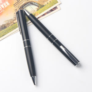 Stylo bille en métal noir torsadé de haute qualité avec logo personnalisé, largeur d'écriture 1,0 mm - Product Image 3