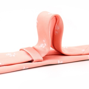 Cravate en microfibre de polyester tissée gros-grain, romantique, personnalisée, à motif floral <span class=keywords><strong>rose</strong></span> poudré et blanc, couleur <span class=keywords><strong>vieux</strong></span> <span class=keywords><strong>rose</strong></span>, pour rendez-vous galant - Product Image 5