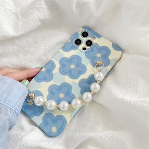 Per <span class=keywords><strong>iPhone</strong></span> <span class=keywords><strong>11</strong></span> 12 13 2021 moda donna di lusso cinturino da polso perlato adesivo antiurto per acqua TPU custodia per telefono con fiore blu fresco - Product Image 2