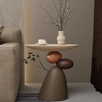 Table basse de style crème 2026, luxe léger, style nordique, pour petit appartement, salon, table d'appoint de canapé, en résine