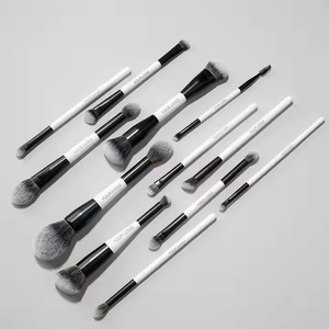 Personalizar Chuyên Nghiệp Dual-Kết Thúc Sang Trọng Trang Điểm Bàn Chải Vegan Tổng Hợp Tóc Đường Viền Bột Mỹ Phẩm Chăm sóc Da Công Cụ Bàn Chải Thiết Lập - Product Image 3