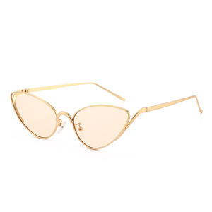 <span class=keywords><strong>Gafas</strong></span> de Sol de Moda para <span class=keywords><strong>Mujer</strong></span>, Listas para Enviar, Logotipo Personalizado al por Mayor, Diseño Único de Onda Curva, Montura Pequeña Triangular Retro - Product Image 6