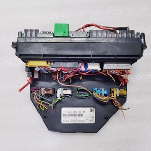 Boîtier de fusibles de haute qualité pour <span class=keywords><strong>Mercedes</strong></span>-Benz W212 W204 C63AMG, disjoncteur de circuit électrique, composant électrique, modèle A2049009701 - Product Image 1