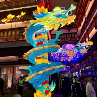 Lanterne LED en soie personnalisée Dragon Embracing, fabriquée à Zigong, grande taille, étanche pour l'extérieur, idéale pour l'affichage des fêtes du Chinatown et du Festival du Printemps