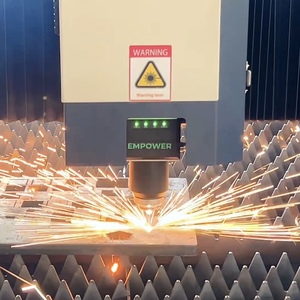 เครื่องตัด<span class=keywords><strong>ไฟ</strong></span>เบอร์เลเซอร์ UTOOLS 6000W รุ่น 3015 CNC สำหรับตัดโลหะแบบท่อและแผ่น ดีไซน์แบบปิด - Product Image 3