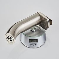 Robinet de lavabo cascade moderne à poignée unique en nickel brossé avec cartouche céramique pour hôtel et usage domestique