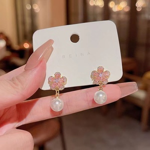 Baru Super Peri Pink Pearlescent Bunga Mutiara Rumbai Anting Dua Pakai - Product Image 2