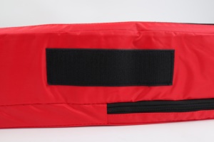 Trousse de premiers secours automobile DIN 13164, sac médical d'urgence certifié CE et MDR, fabricant OEM avec triangle de signalisation pour véhicule en bord de route - Product Image 3