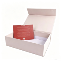 Luxuriöse Geschenkverpackungsbox mit Individuellem Logo-Prägedruck, Magnetverschluss, Recyceltem Hartkarton und Kraftpapier-Auskleidung