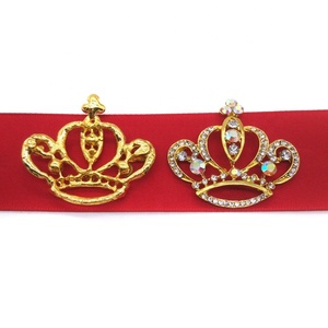 卸売ABクリアクリスタルラインストーンクラウンブローチフラットバックデザインのファッションブローチ - Product Image 5