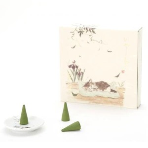 Ensemble de cônes d'encens japonais de guérison pour chat avec plateau Parfum de début d'été rafraîchissant au thé vert Bergamote Moss Distribution - Product Image 2
