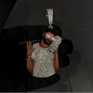 Colgante de plata de ley con baño de oro rosa y moissanita para hombre, diseño de figura elegante, estilo Hip Hop - Product Image 3