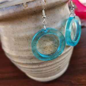 Pendientes elegantes de resina para mujer, estilo artístico ligero, perfectos para fiestas, eventos y uso informal - Product Image 6