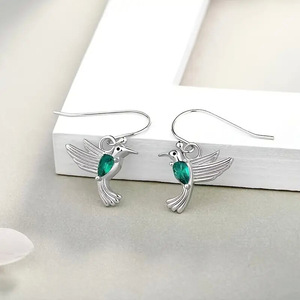 Orecchini a Gancio a Forma di Uccellino per Donne, Design Mini Animale, Accessori per Orecchie da Indossare Ogni Giorno - Product Image 1