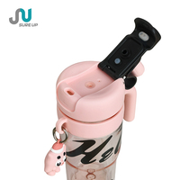Bouteille d'eau Tritan 690 ml pour enfants avec paille, double couvercle, poignée portable, sans BPA, résistante aux chutes, vente en gros, couleur personnalisée