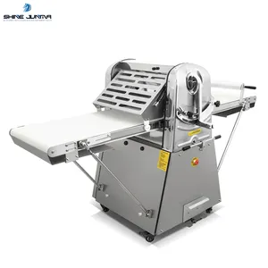 Automatische Commerciële Pastadeegroller Machine Croissant Making Machine Transportband Pastadeegroller