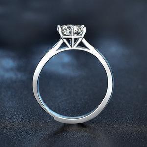 Anello da Donna con Diamante Singolo Rotondo da 1CT, Anello Regolabile in Argento Sterling 925, Moissanite con Sei Griffe, Anello per San Valentino - Product Image 4
