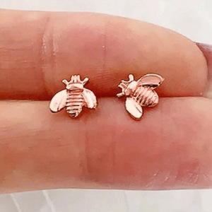 Orecchini a Perno a Forma di Ape per Donne, Accessori per Orecchie Semplici e Carini per Uso Quotidiano - Product Image 3