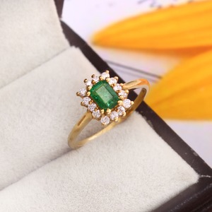 แหวนแต่งงานทองคำ 18K สีเหลืองประดับเพชรและทัวร์มาลีนหลากสี |   ทัวร์มาลีนรูปไข่ขนาด 6x4 มม. ประดับเพชร |   สินค้าหรูหราคุณภาพสูง - Product Image 5