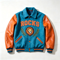 Blouson universitaire personnalisé en laine chenille brodée avec manches en cuir, style baseball, logo frontal, collection printemps