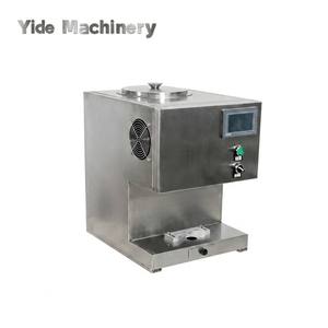 Machine électrique faite sur commande de fondoir de <span class=keywords><strong>bougie</strong></span> de cire d'abeilles de chauffage écologique avec des réservoirs de fonte bricolage utilisant la machine - Product Image 1
