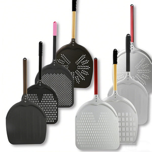 Pala per Pizza Commerciale in Alluminio Anodizzato Duro Perforata con Manico Lungo per Forno - Product Image 2